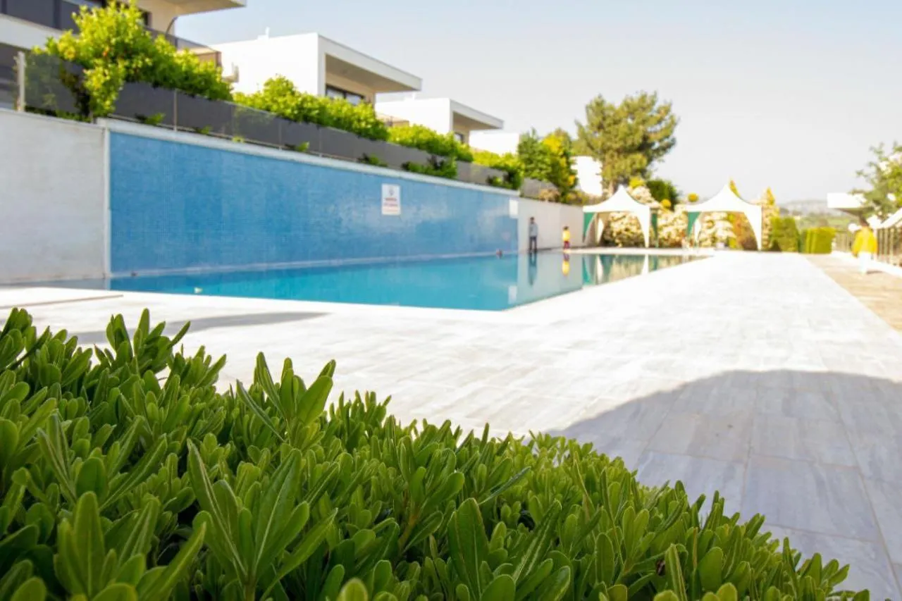 Oezel Bahceli Villa Kusadasi